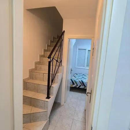 Summer Magic In Apartmán Psakoudia